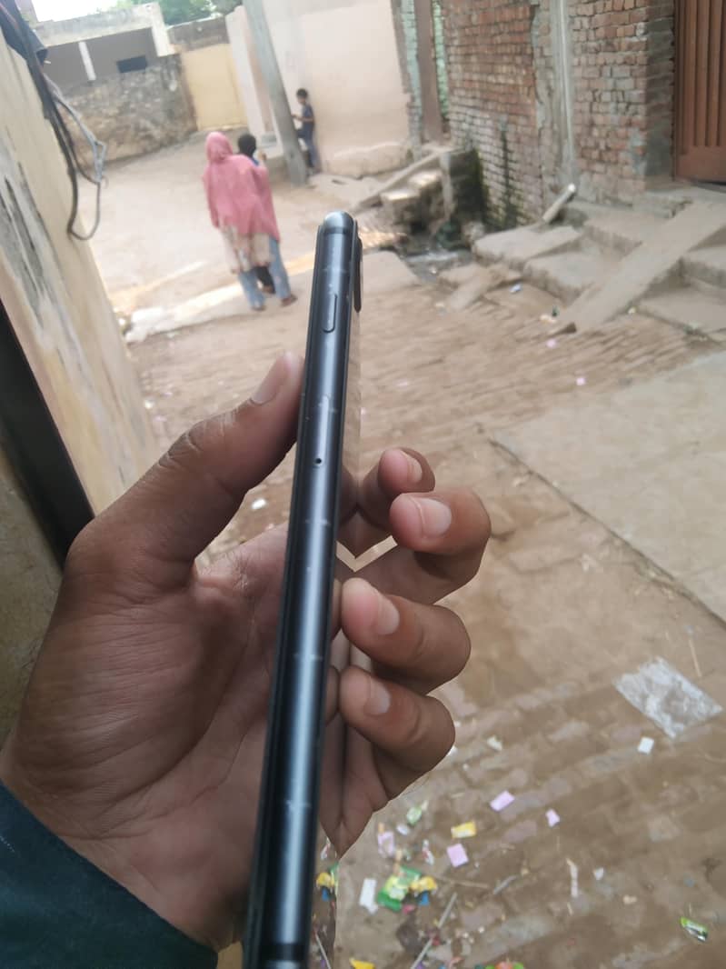 Apple iPhone 8 Plus 1