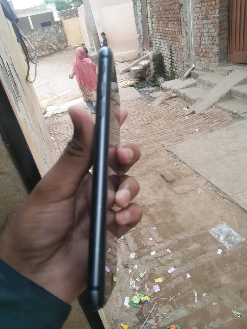 Apple iPhone 8 Plus 2