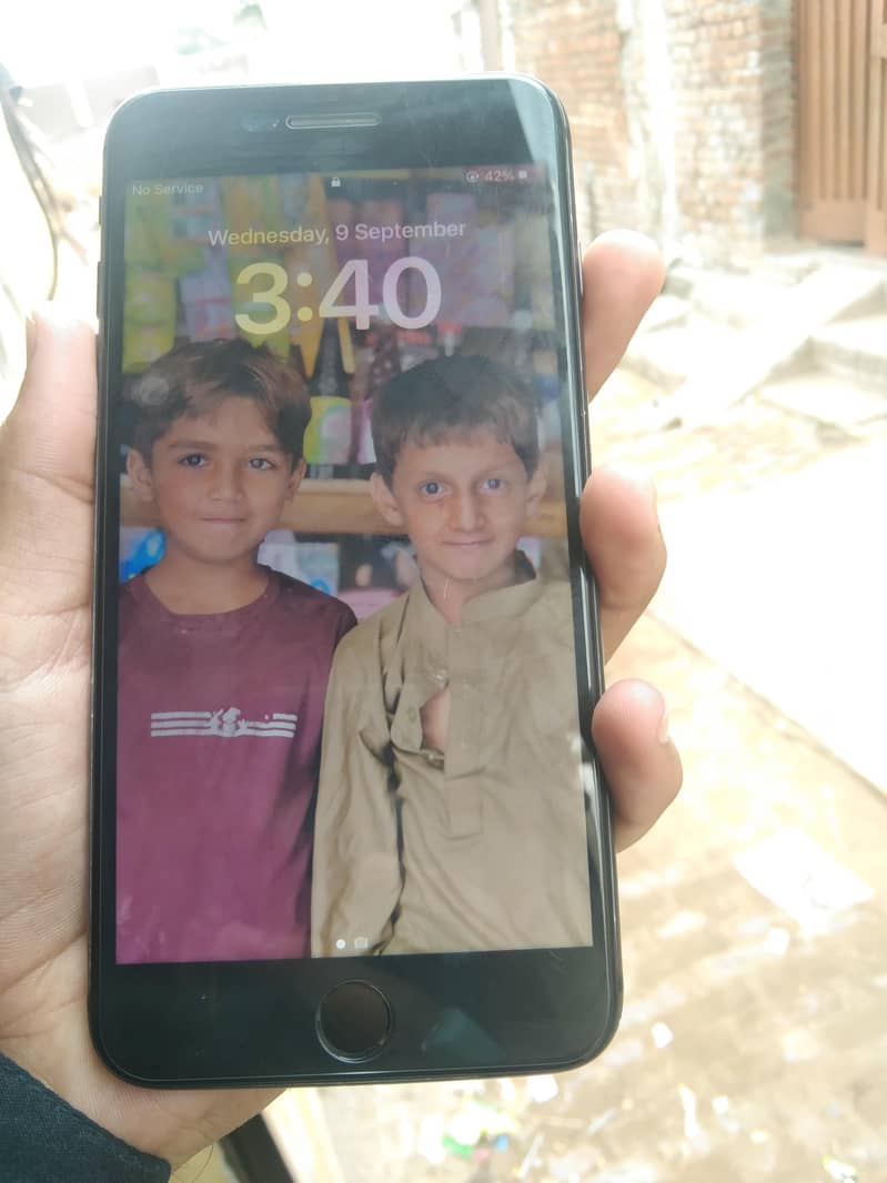 Apple iPhone 8 Plus 3