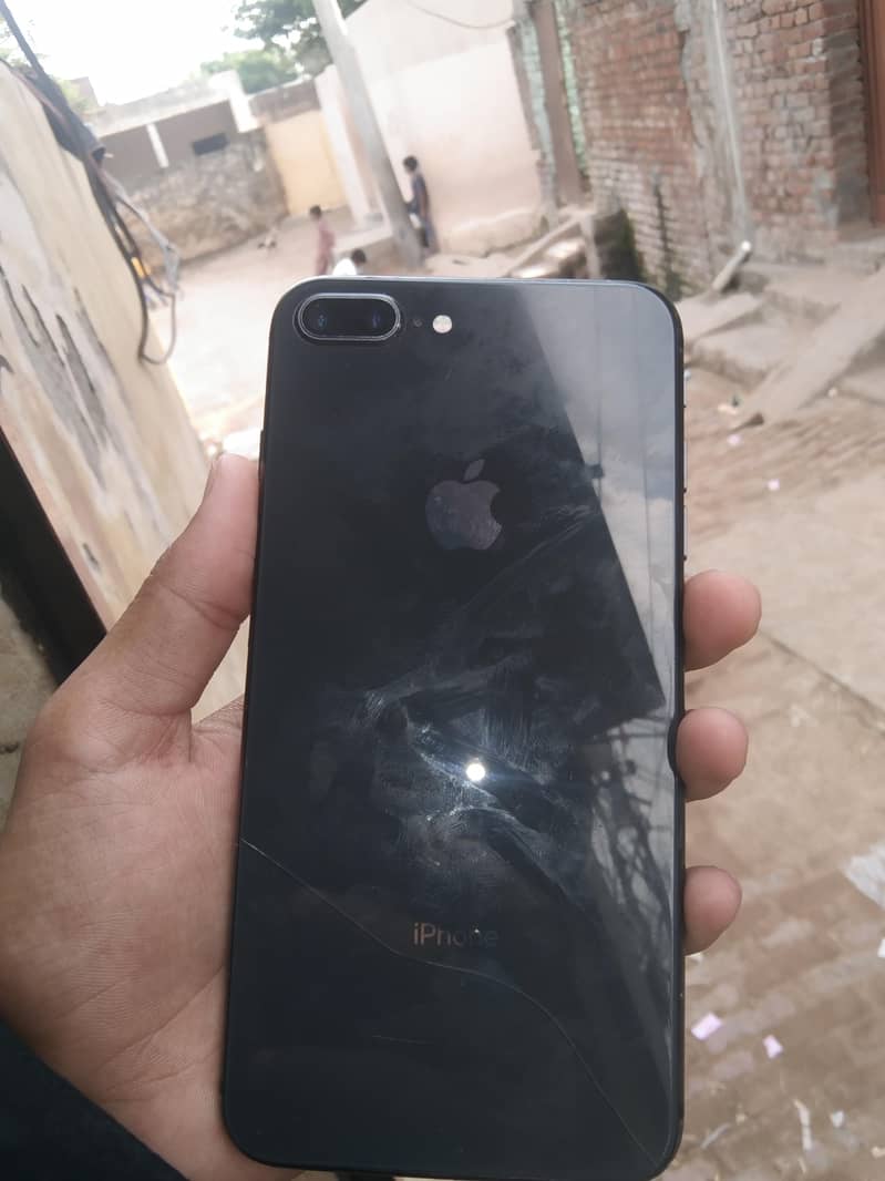 Apple iPhone 8 Plus 5