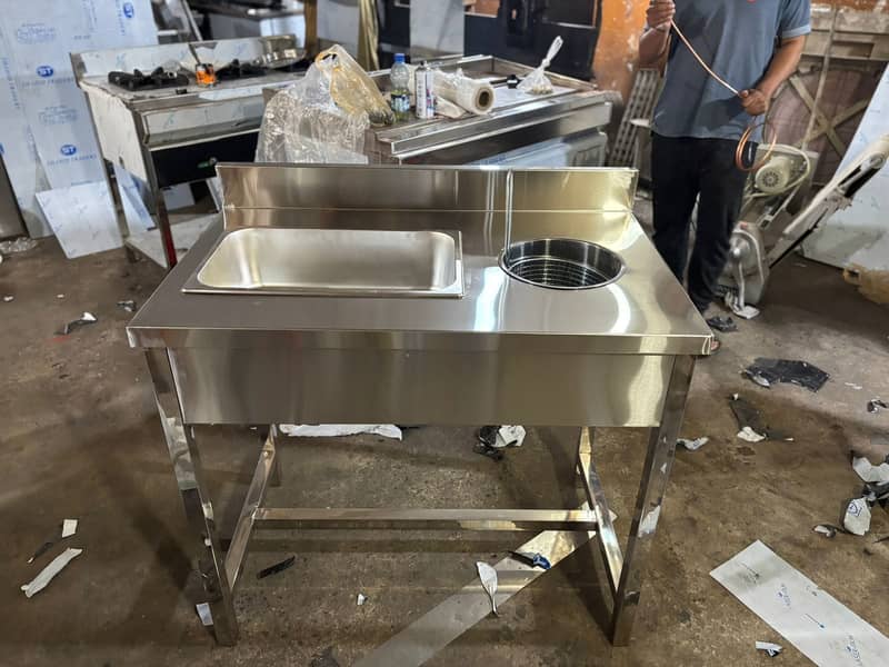 Breading Table / Complete kitchen & Restaurant Equipments 0