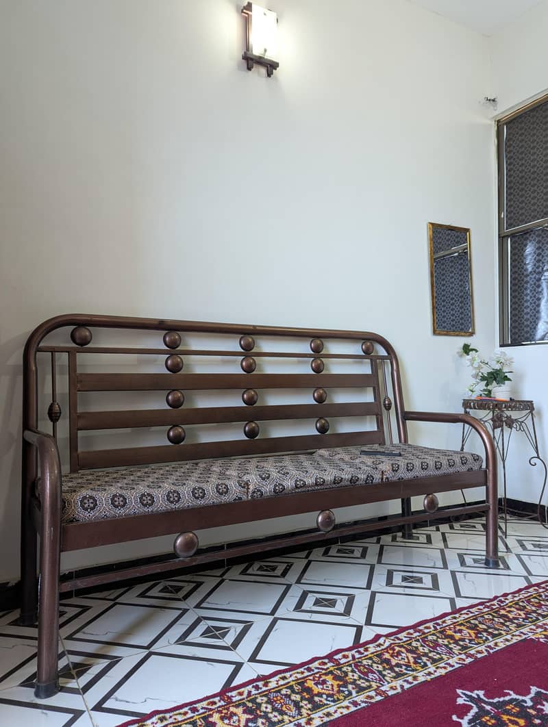 5 Seater Iron Sofa Set 0