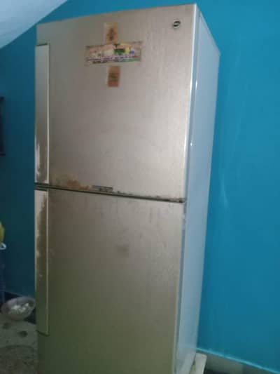 Used Refrigerator Available In Gulistan-E-Johuar Block 19