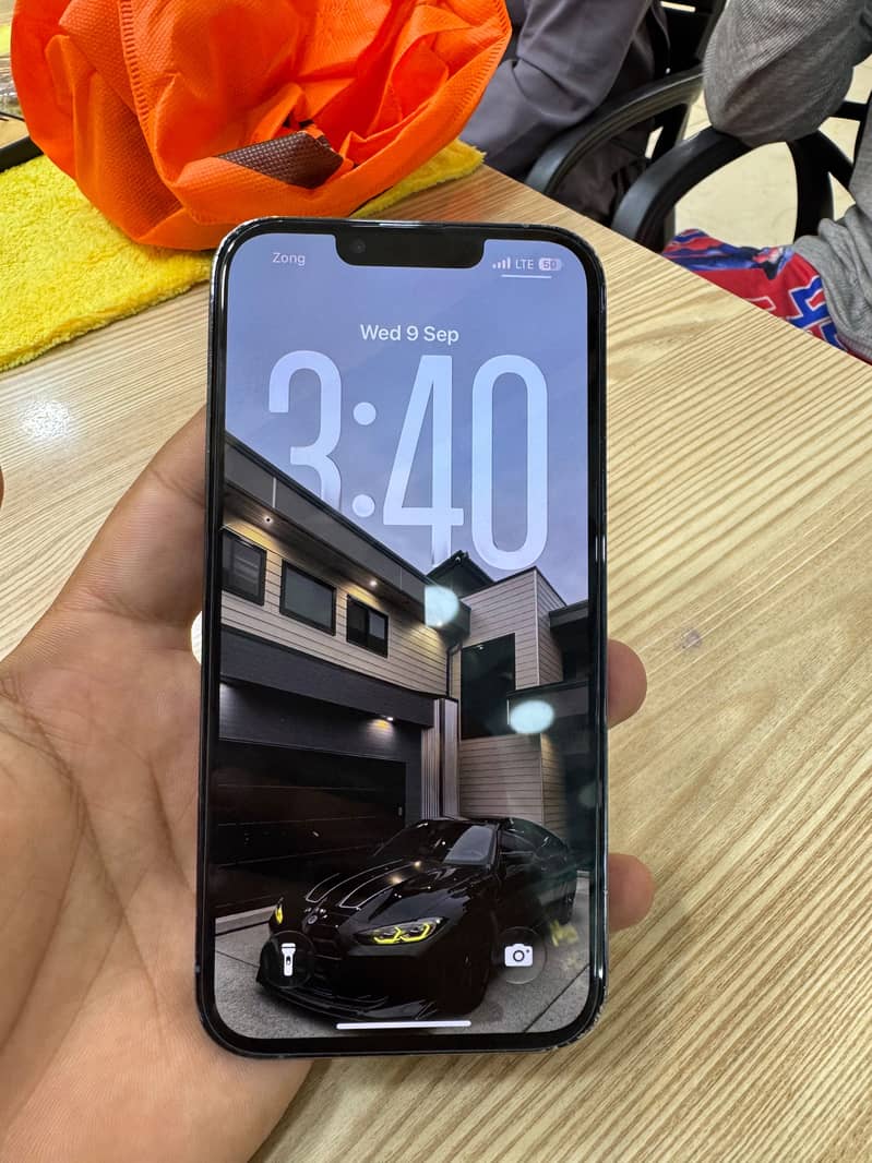 Apple iPhone 13 Pro 1