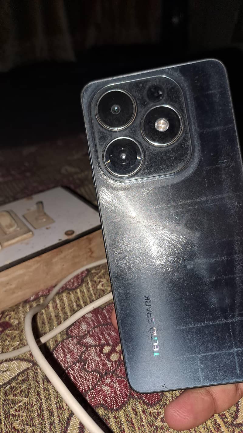 Tecno Spark 20 4
