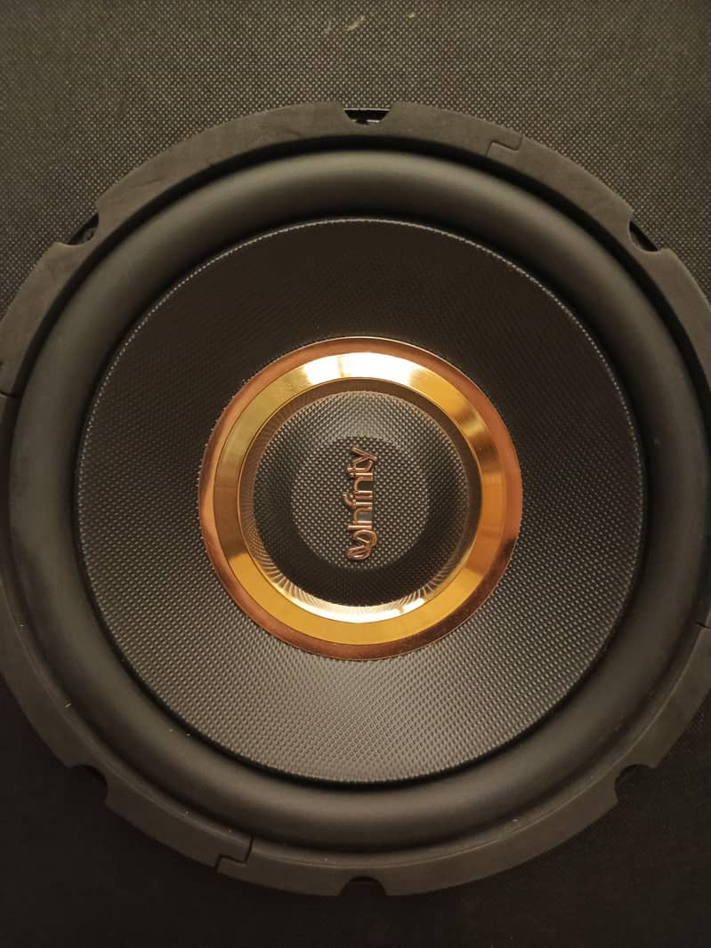 Amplifier+Subwoofer Box 1