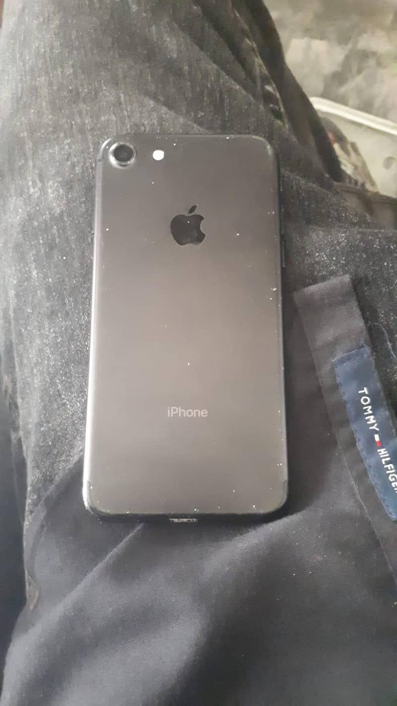 Apple iPhone 7 1