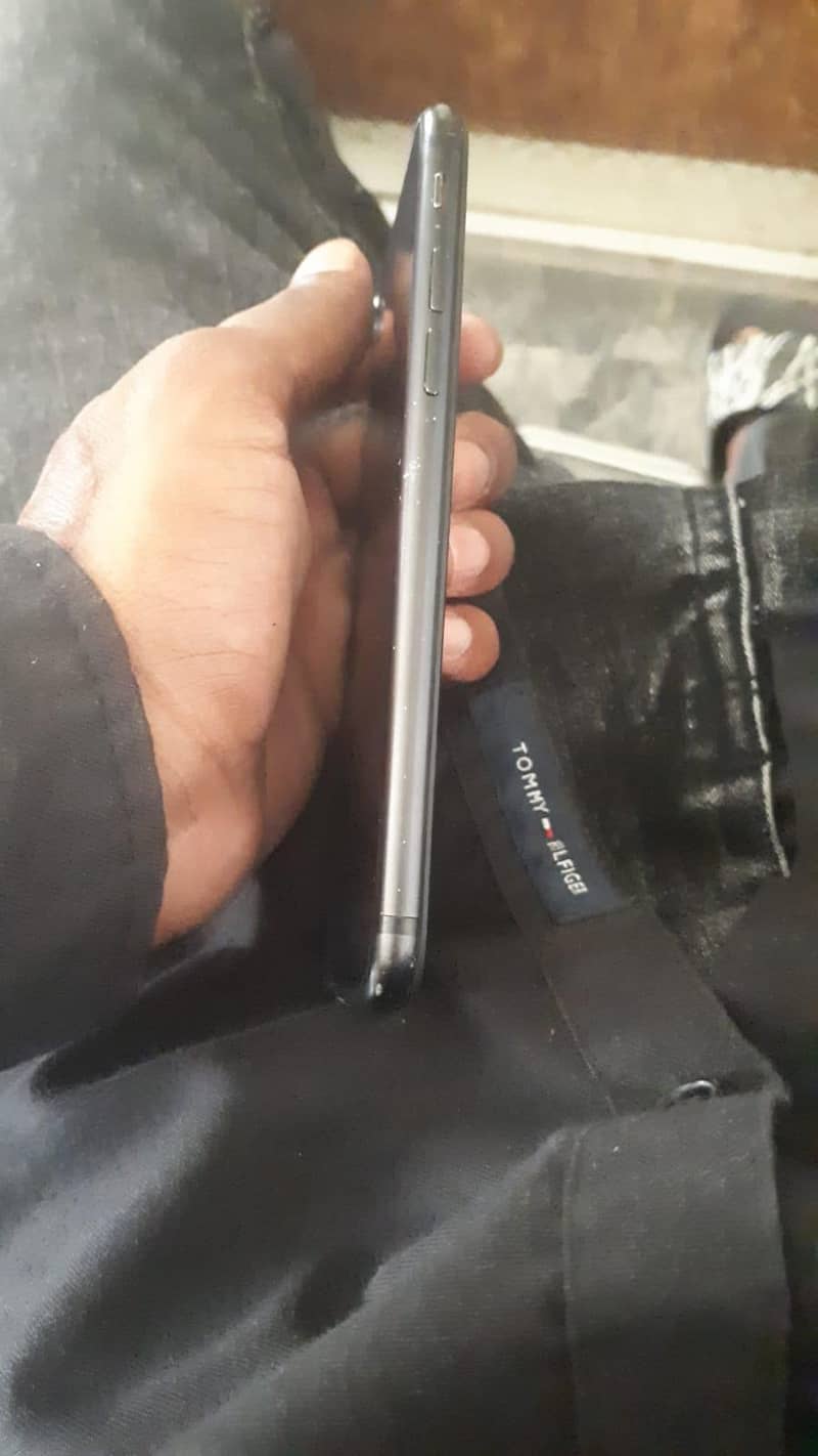 Apple iPhone 7 2