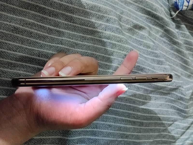iPhone Xs FU (Sim Working) 2