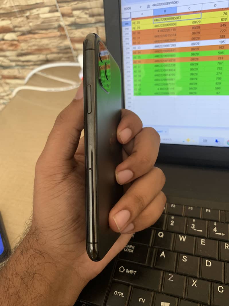 Apple iPhone 11 Pro 2