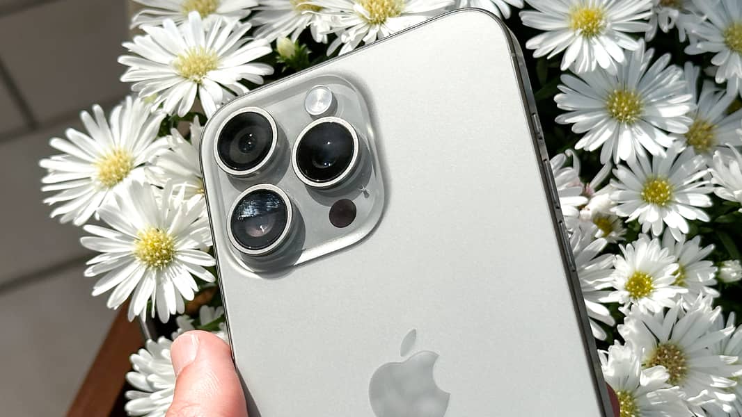 Apple iPhone 15 Pro Max 1