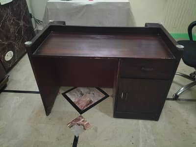 office table and chair for sale