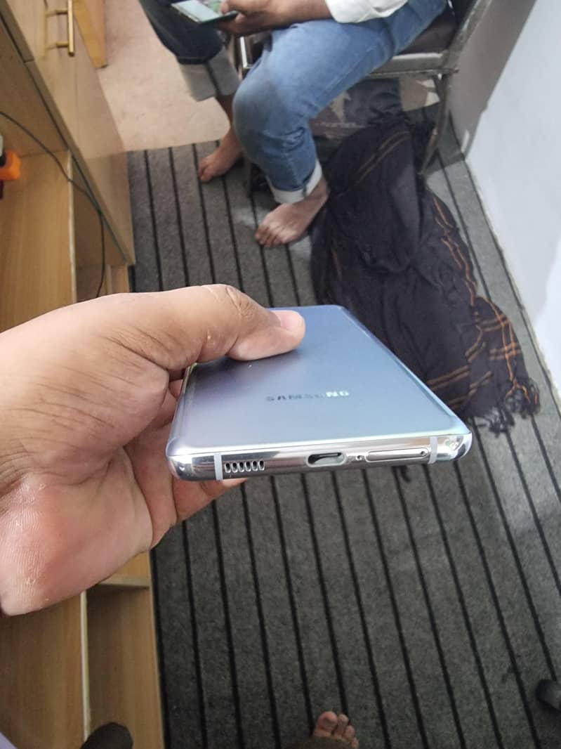 Samsung Mobile S21 Plus 2