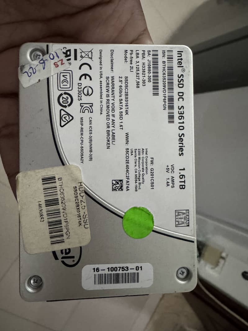 Intel 1.6 tb SATA SSD 0