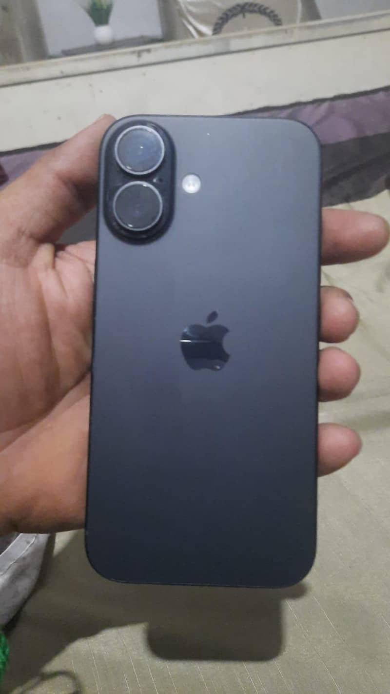 Apple iPhone 16 0