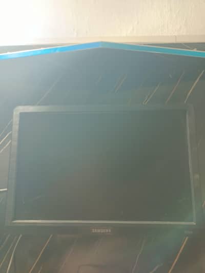 LCD FOR SALE JUST LIKE NEW