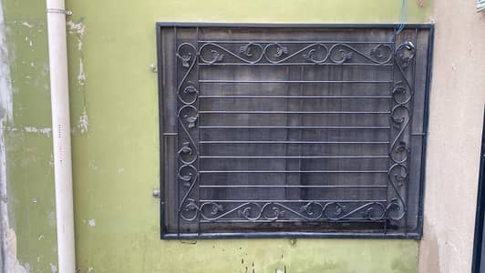 Aluminium window plus out door gril