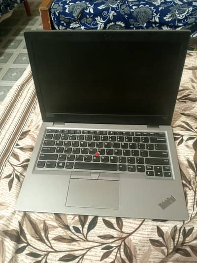 Lenovo core i5 8th generation silver metal