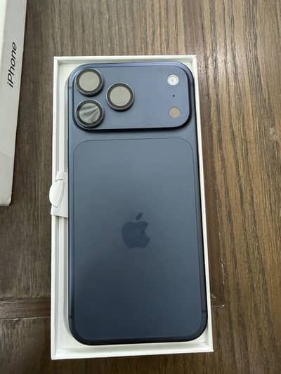 iPhone 17 Pro max jv 256 gb only 2 cycles count with box