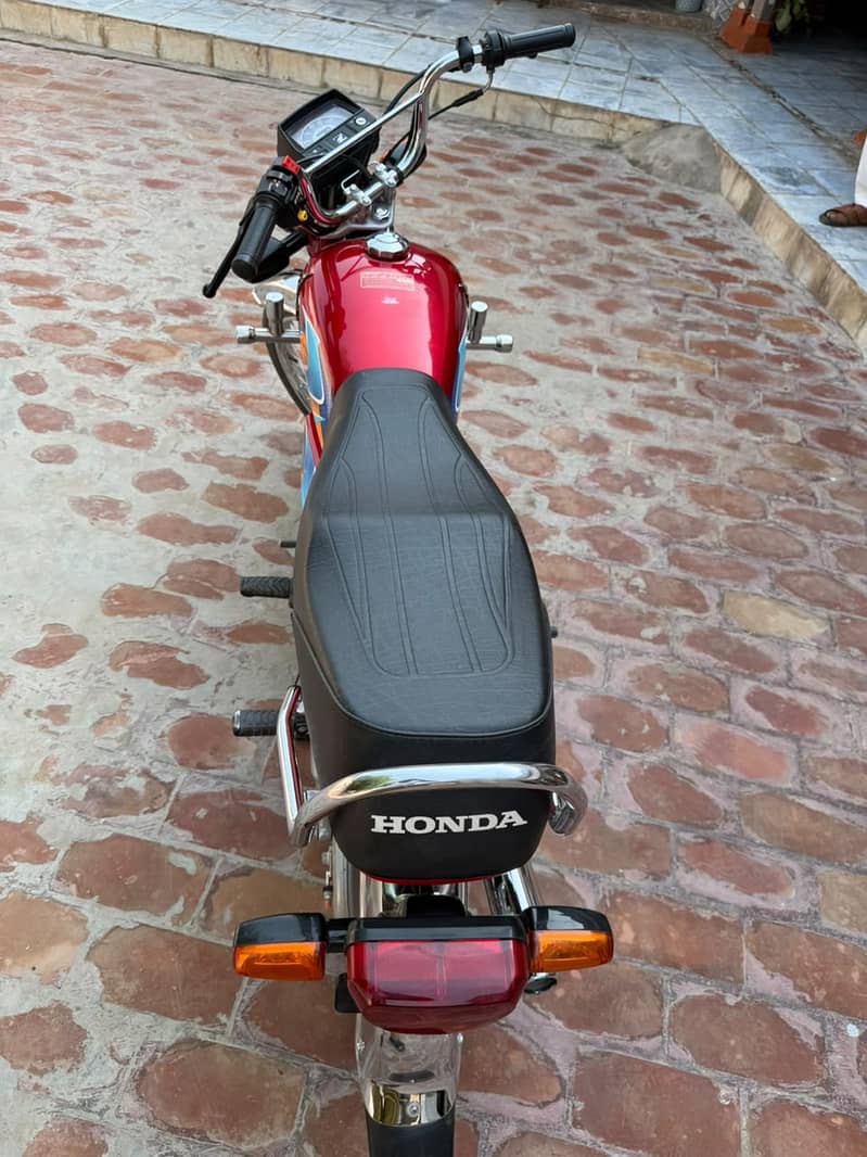 Honda CD 70 2026 3