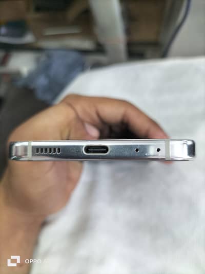 Samsung z flip 5 8/256 ha water pake ha  x change posibel