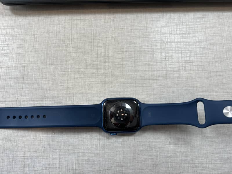 Series 7 Apple watch 1