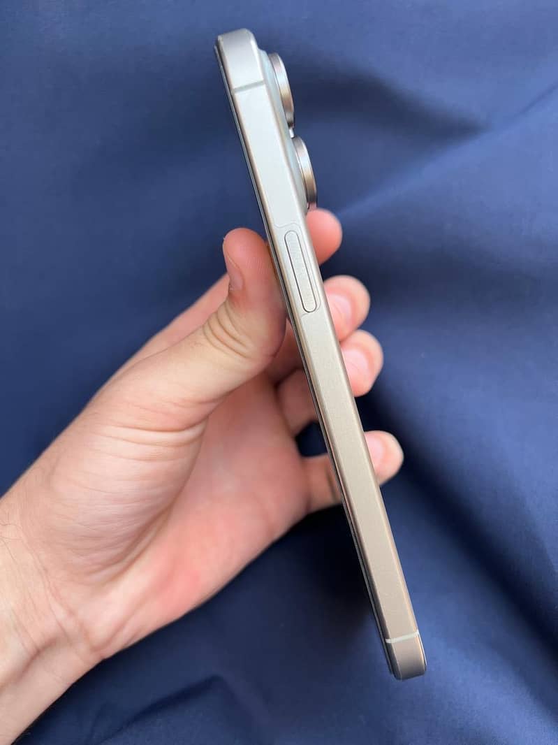 Apple iPhone 15 Pro Max 1