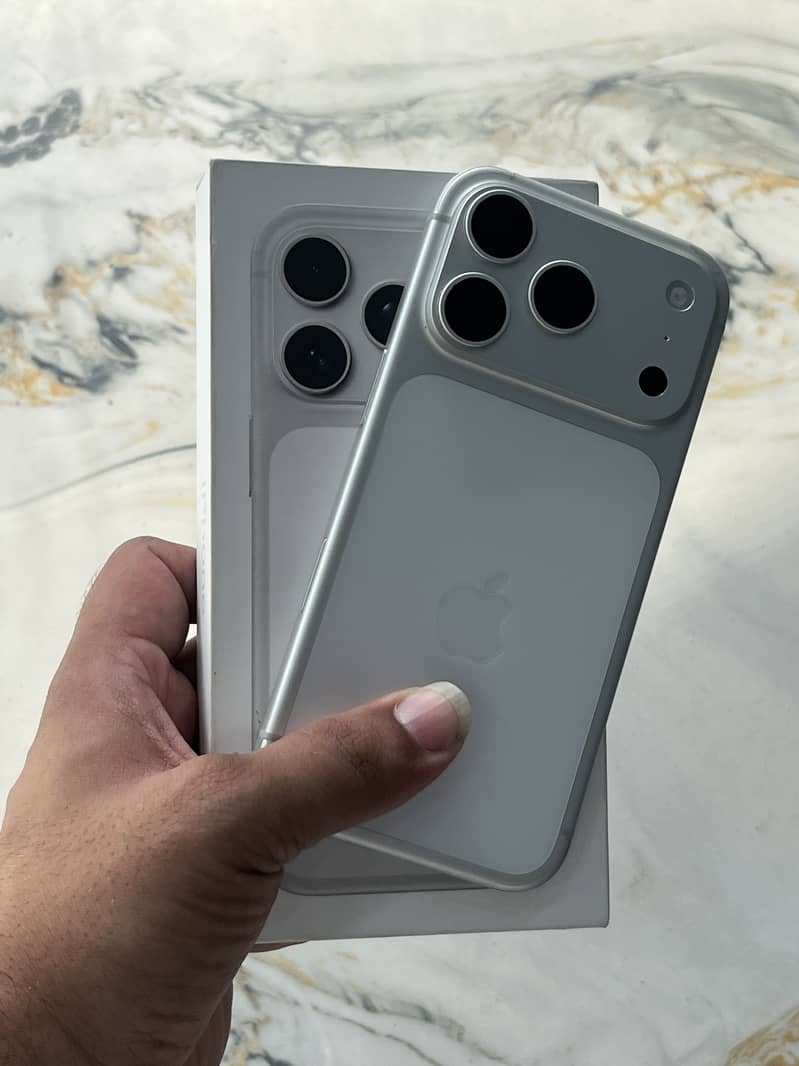Apple iPhone 17 Pro 2