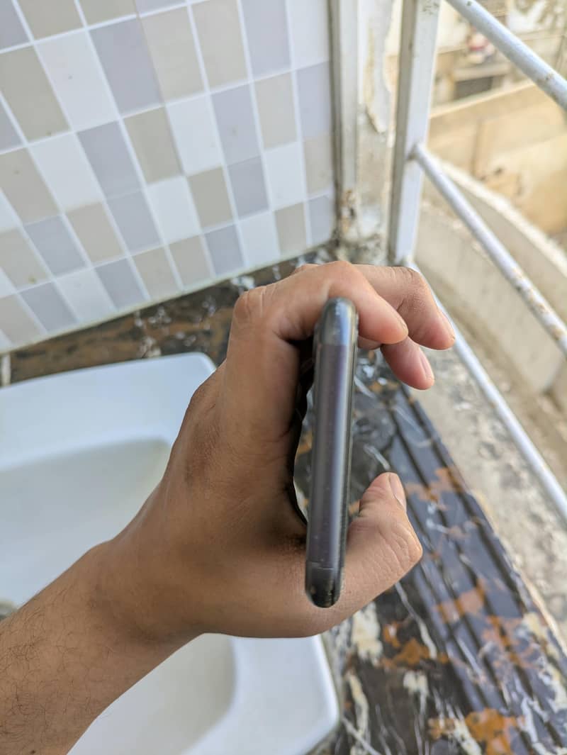 Apple iPhone 11 5