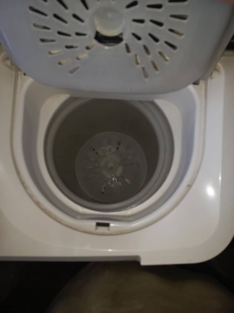 Dawlance Washing Machine 1