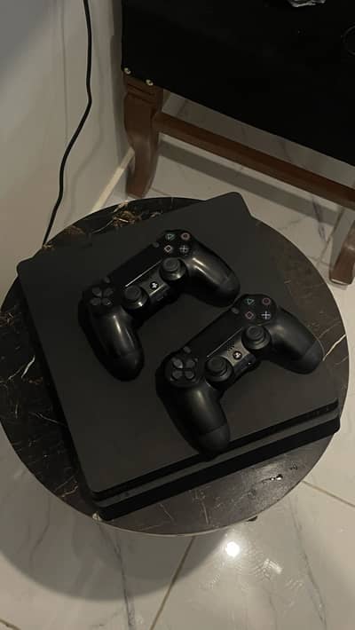 Ps4 slim with 2 controllers