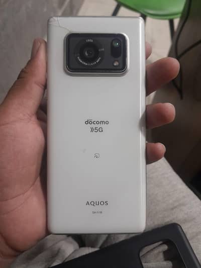 Sharp Aquos r6