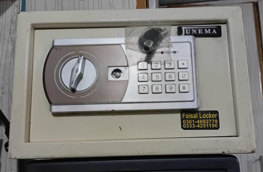 cash safe locker 0