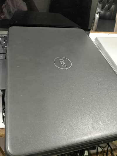 Dell Latitude 3300 – Business Laptop
