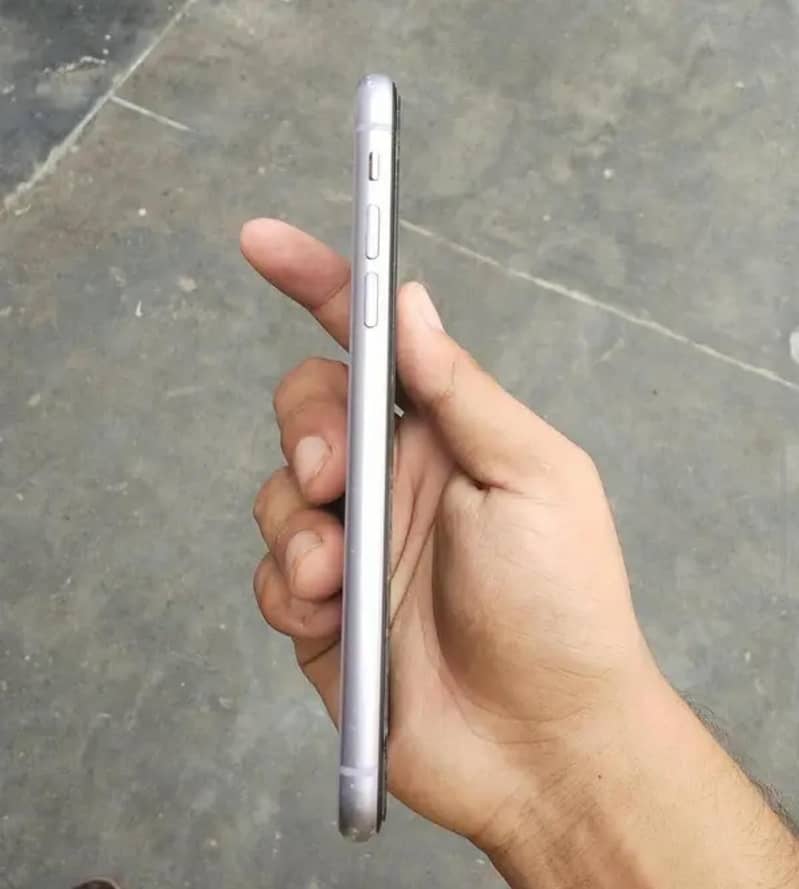 Apple iPhone 11 1