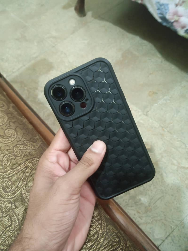 Apple iPhone 13 Pro 3