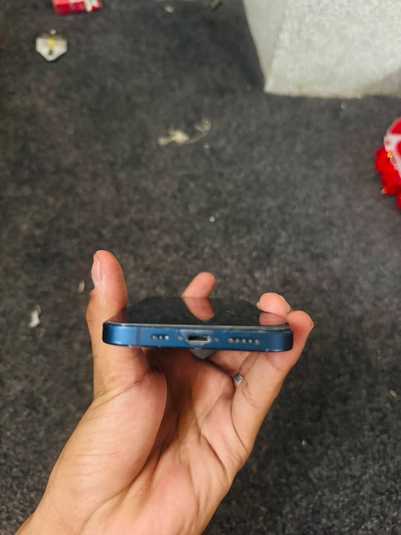 Apple iPhone 12 2
