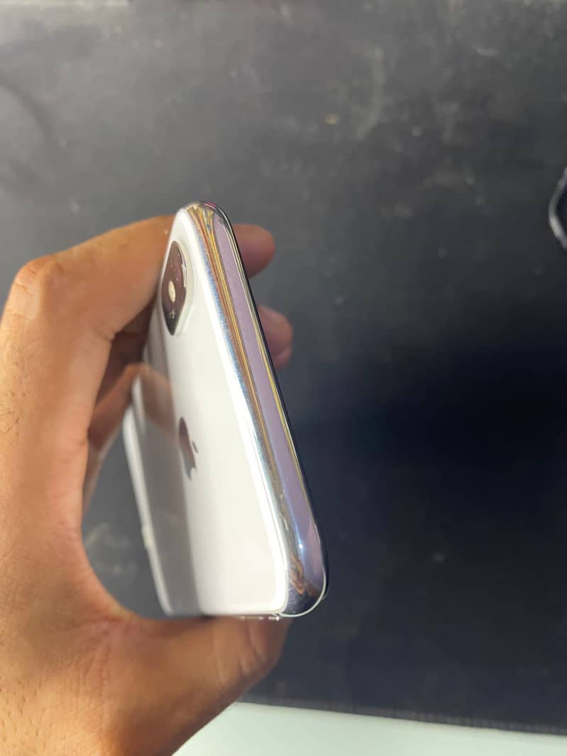 Apple iPhone X 5