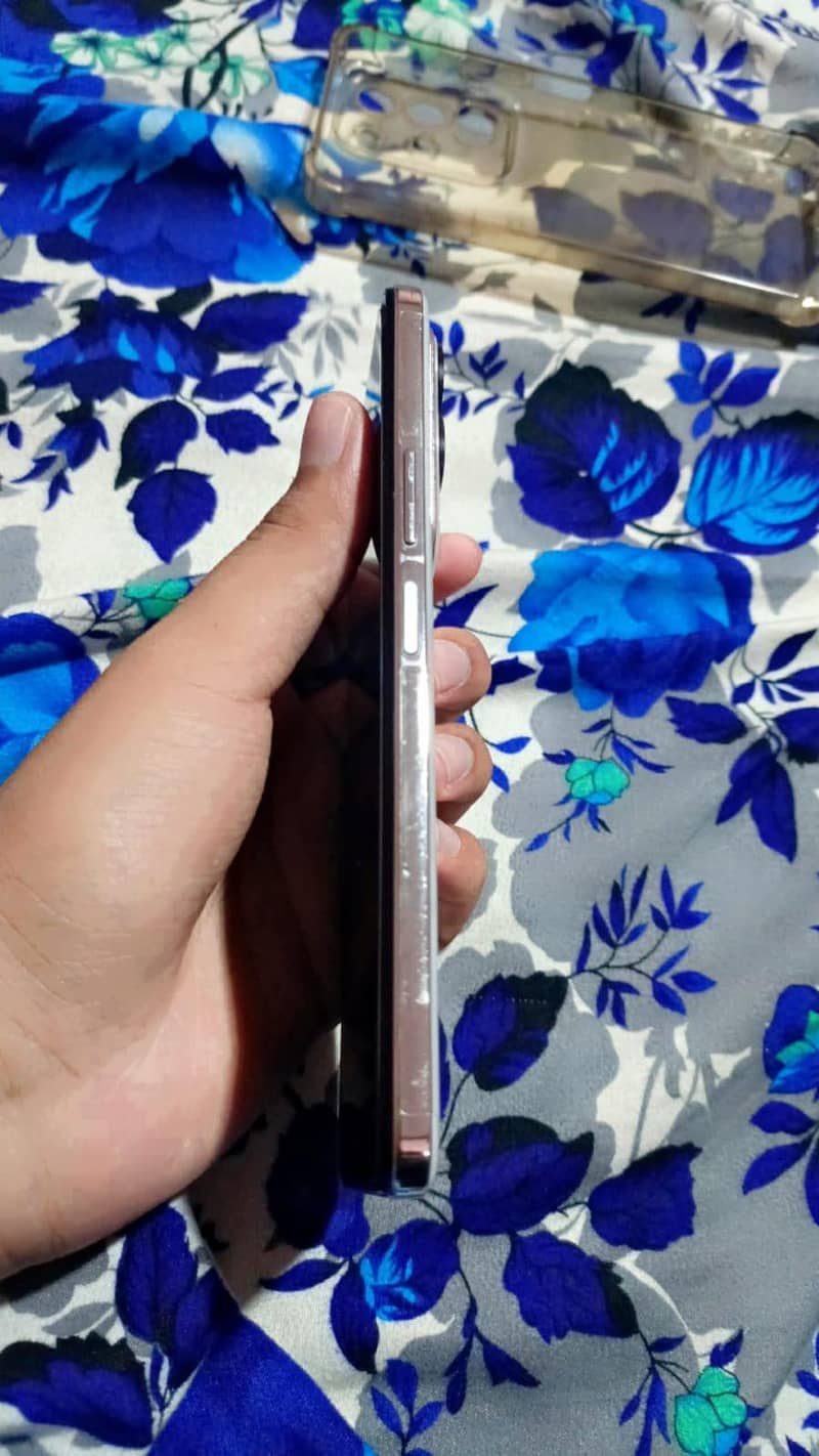 Vivo Y29 1