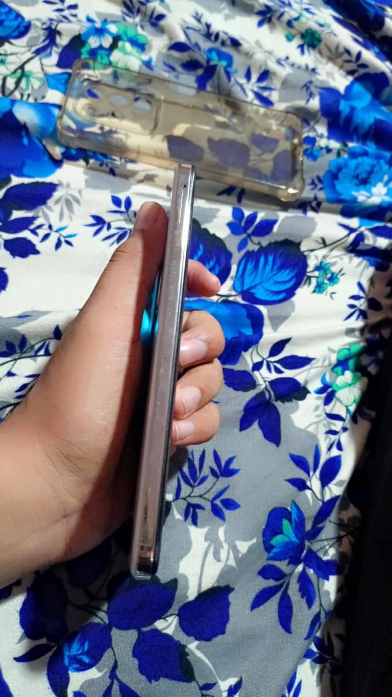 Vivo Y29 2