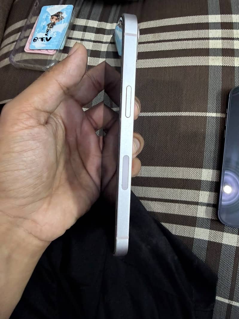 Apple iPhone 13 0