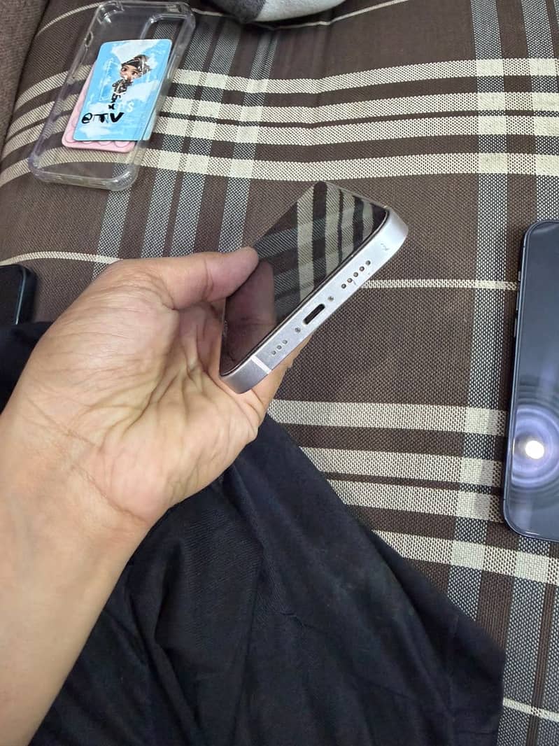 Apple iPhone 13 3