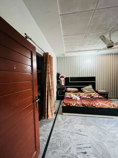 12 Marla First Floor Available For Rent