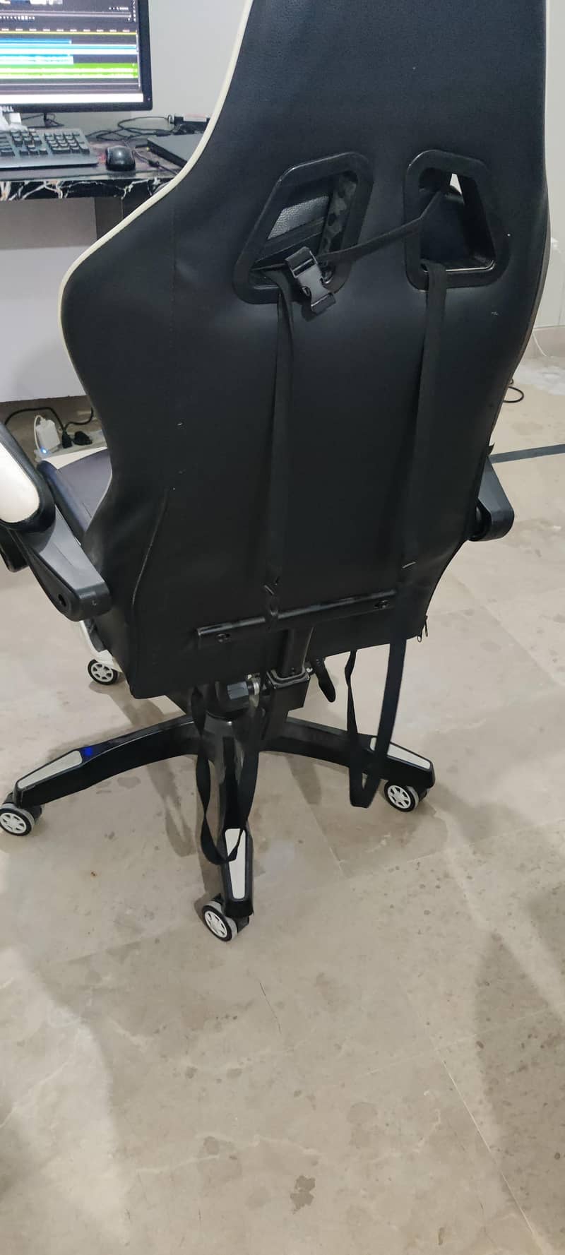 Thunder Gaming Chairs 1