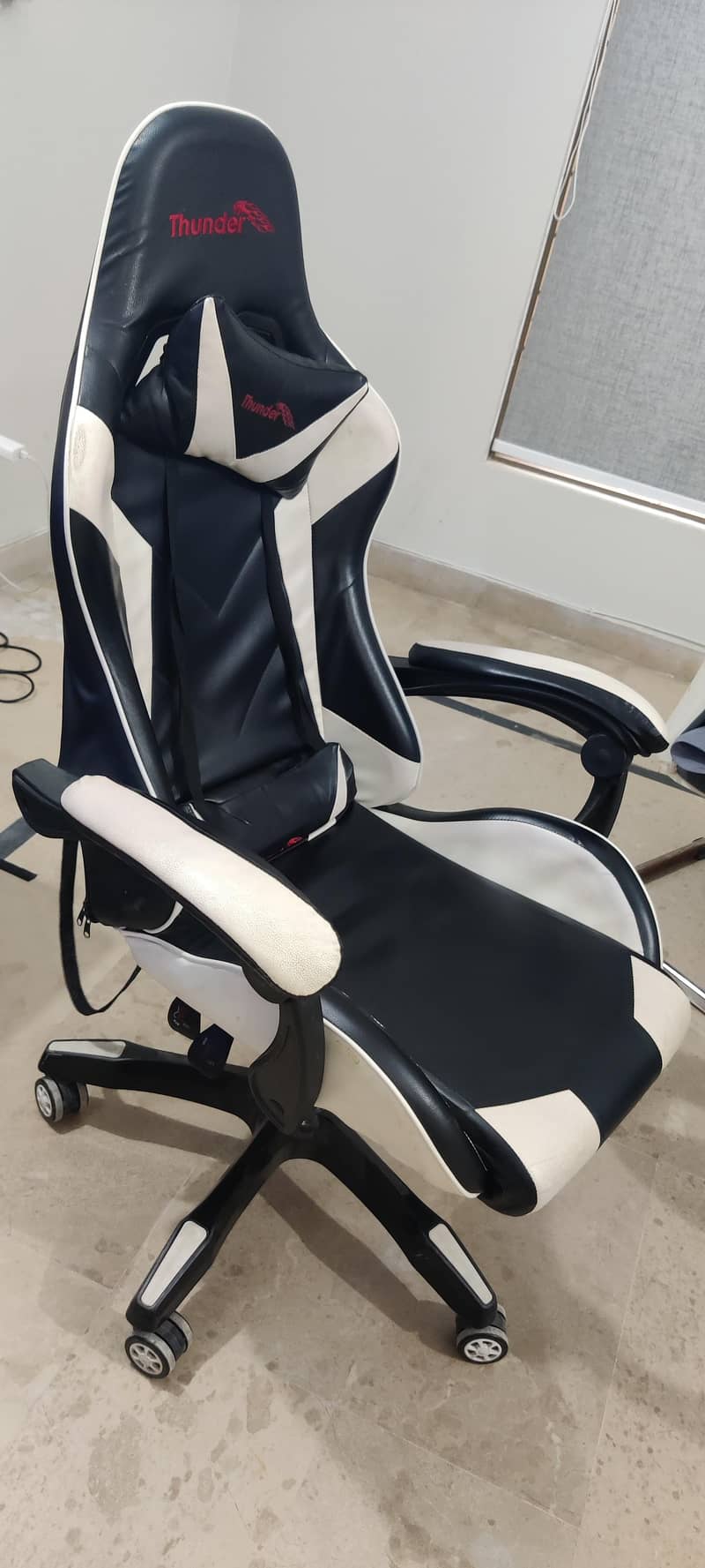 Thunder Gaming Chairs 5