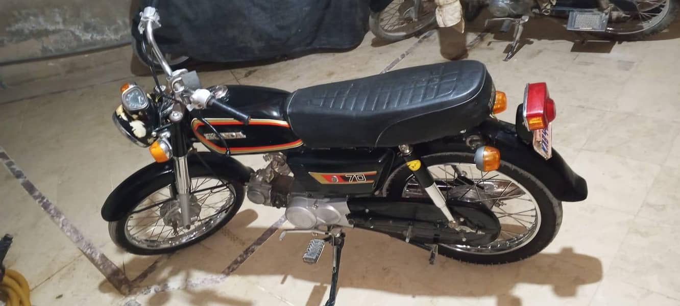 HONDA CD 70 7