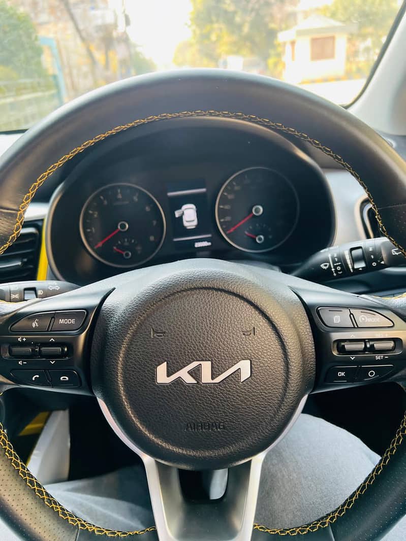 KIA STONIC 2021 6