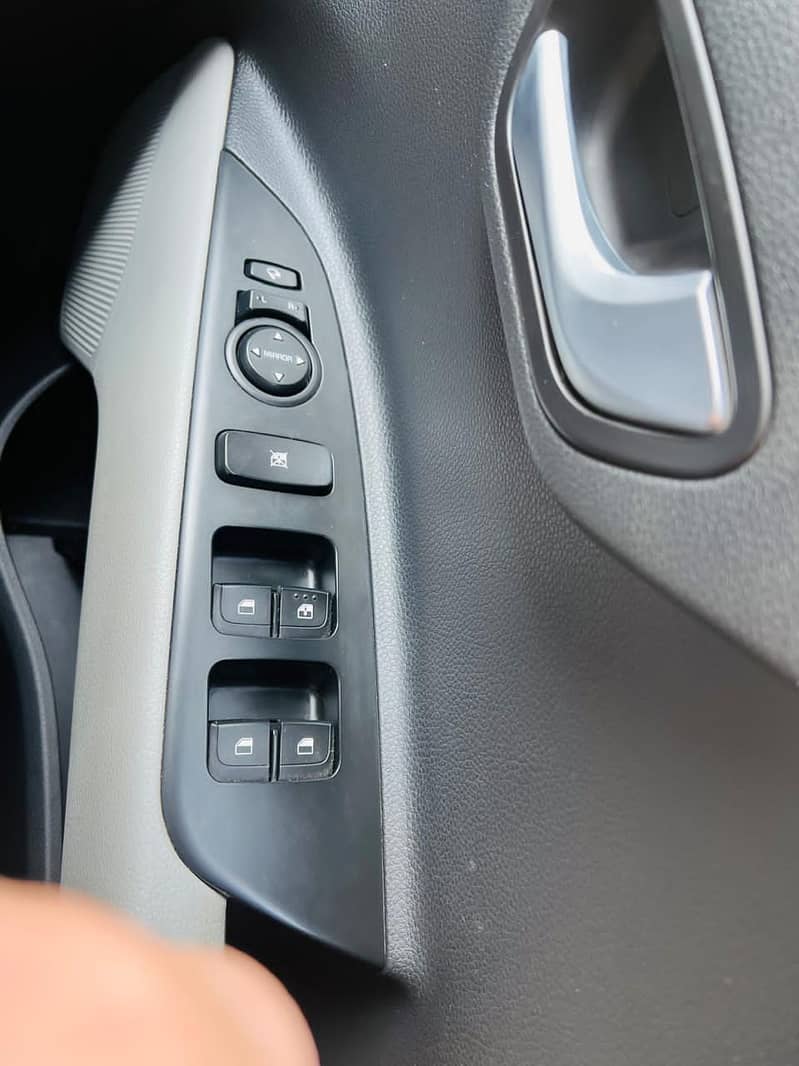 KIA STONIC 2021 13