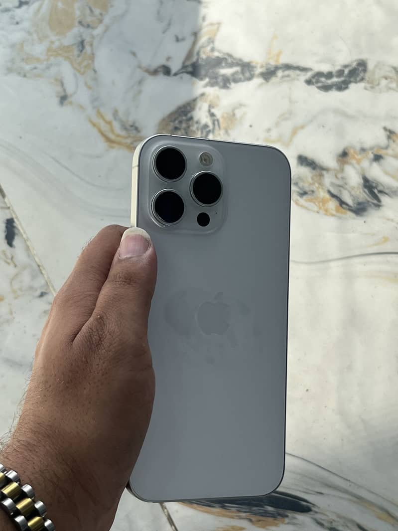 Apple iPhone 16 Pro Max 5
