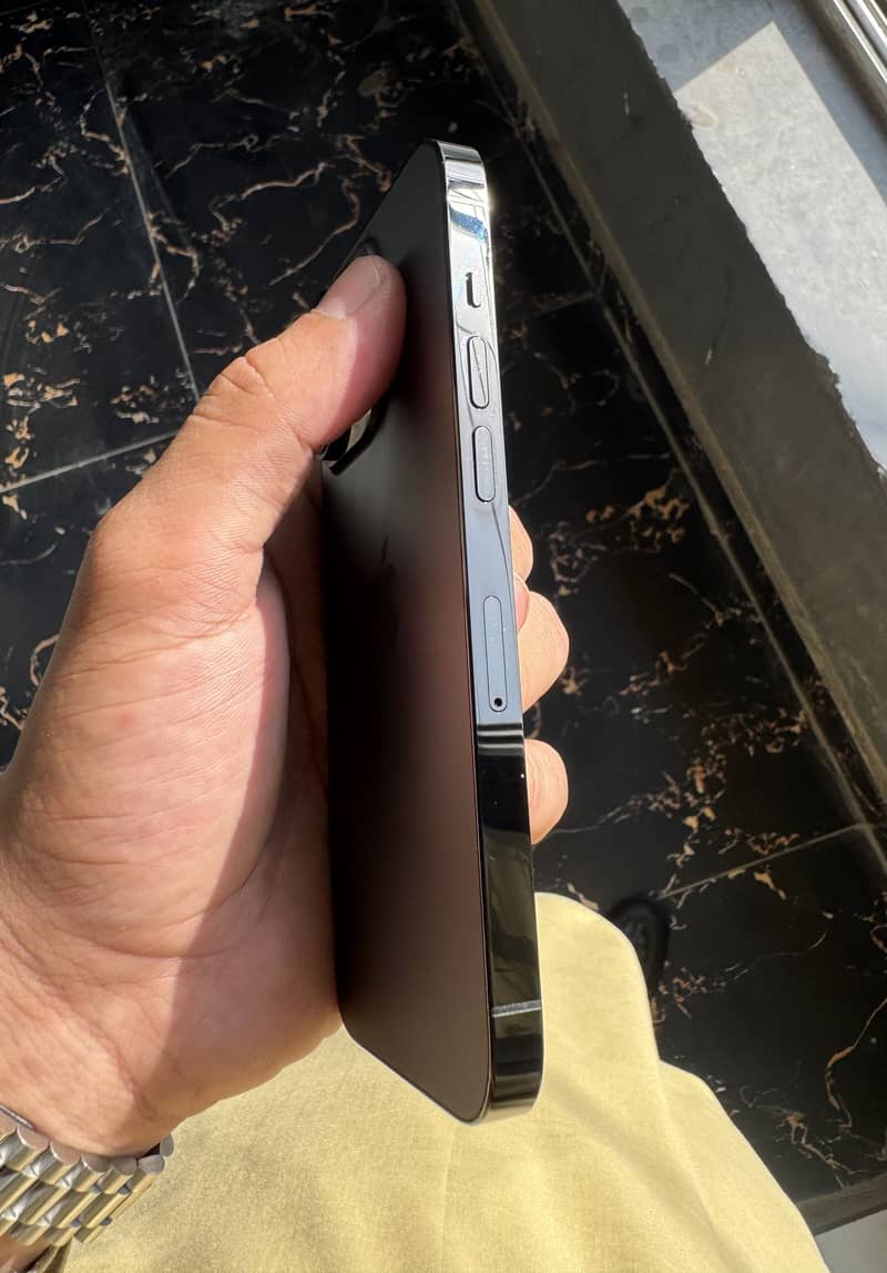 Apple iPhone 12 Pro 1